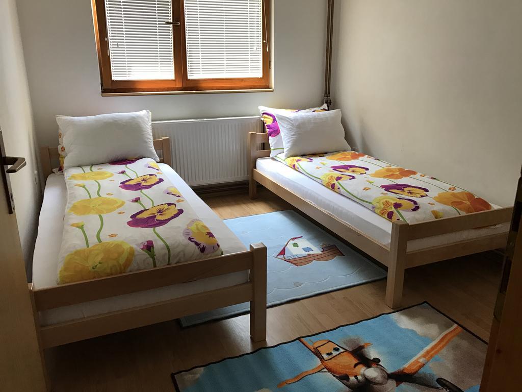 סראייבו Apartment Near The Airport מראה חיצוני תמונה