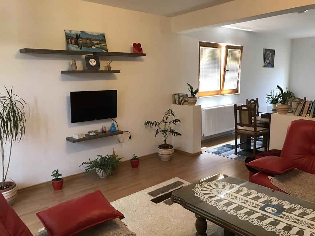 סראייבו Apartment Near The Airport מראה חיצוני תמונה