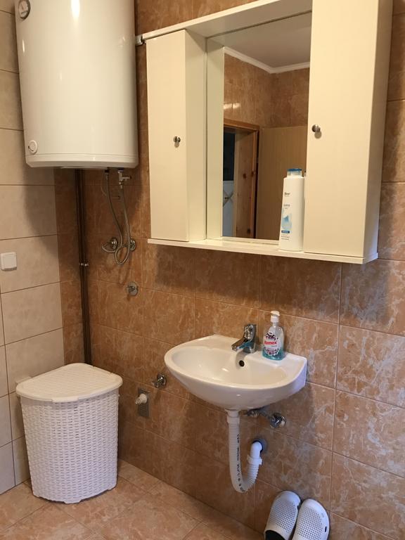 סראייבו Apartment Near The Airport מראה חיצוני תמונה